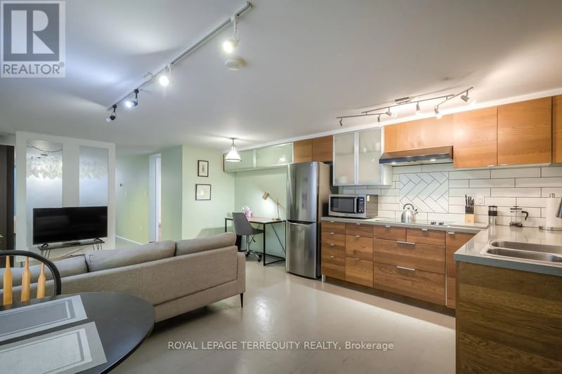 #BSMT 26A Scarlett Road, Toronto (Rockcliffe-Smythe), Ontario, M6N4K1, Toronto (Rockcliffe-Smythe), Ontario — photo 1 of 5