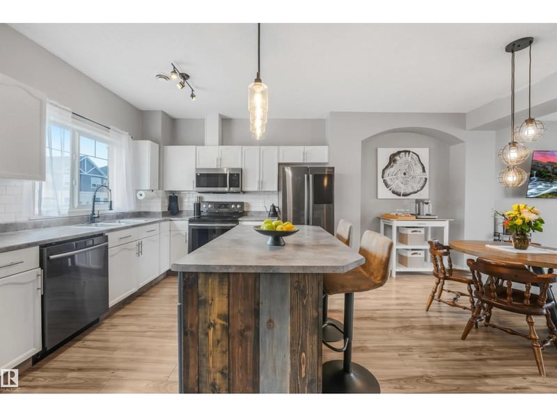 #33 3010 33 AV NW, Edmonton, Alberta, T6T0C3, Edmonton, Alberta — photo 1 of 5