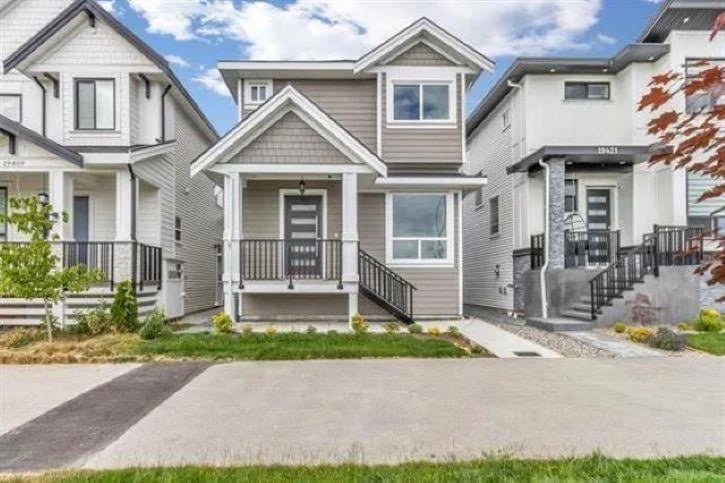 19415 70 Avenue, Surrey, British Columbia, V4N1N2, Surrey, British Columbia — photo 1 of 5