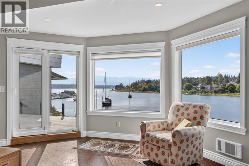 #118 1807 Beaufort Avenue, Comox, British Columbia, V9M1R9, Comox, British Columbia — photo 1 of 5