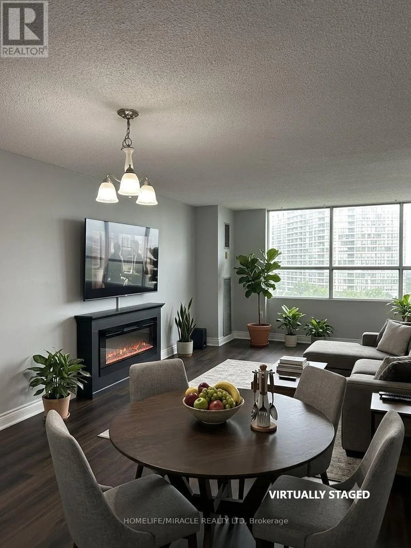 #807 40 Panorama Court, Toronto (Mount Olive-Silverstone-Jamestown), Ontario, M9V4M1, Toronto (Mount Olive-Silverstone-Jamestown), Ontario — photo 1 of 5