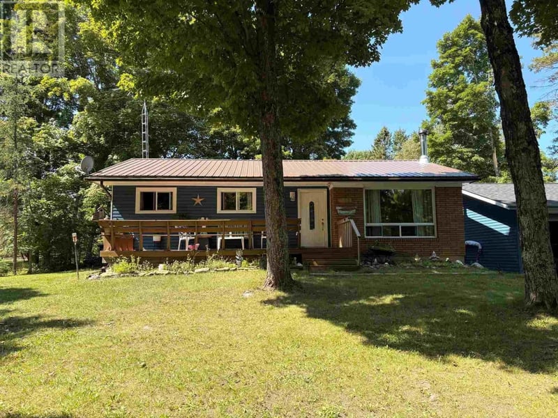 3035 Canoe Point RD, 3035 Canoe Point Road, Hilton Beach, Ontario, P0R1G0, Hilton Beach, Ontario — photo 1 of 5