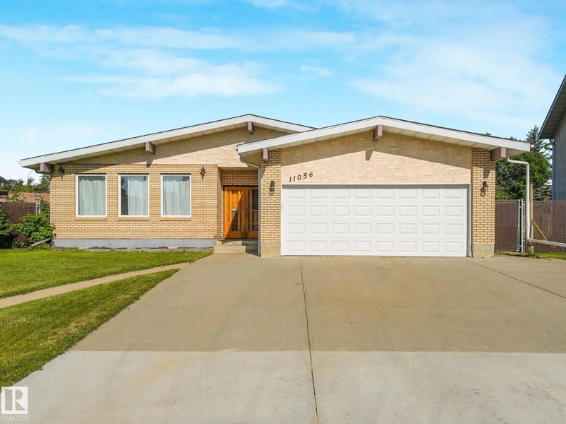 11056 166 AV NW, Edmonton, Alberta, T5X1Y3, Edmonton, Alberta — photo 1 of 5