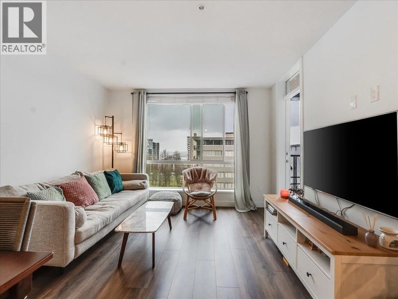 #406 108 8TH Street, North Vancouver, British Columbia, V7L0H1, North Vancouver, British Columbia — photo 1 of 5