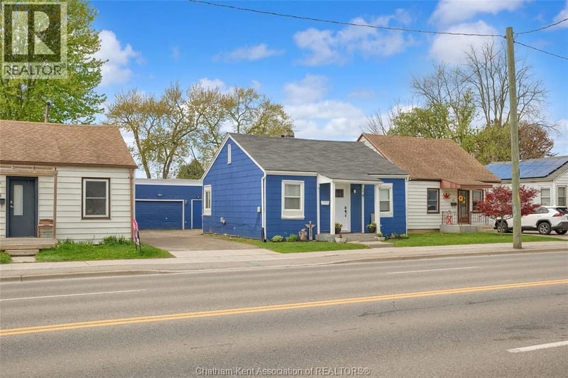 14 McNaughton Avenue, Wallaceburg, Ontario, N8A1R8, Wallaceburg, Ontario — photo 1 of 5
