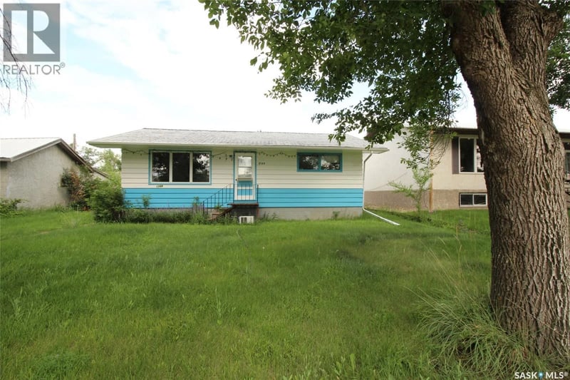 3169 Rutland AVENUE, Gull Lake, Saskatchewan, S0N1A0, Gull Lake, Saskatchewan — photo 1 of 5