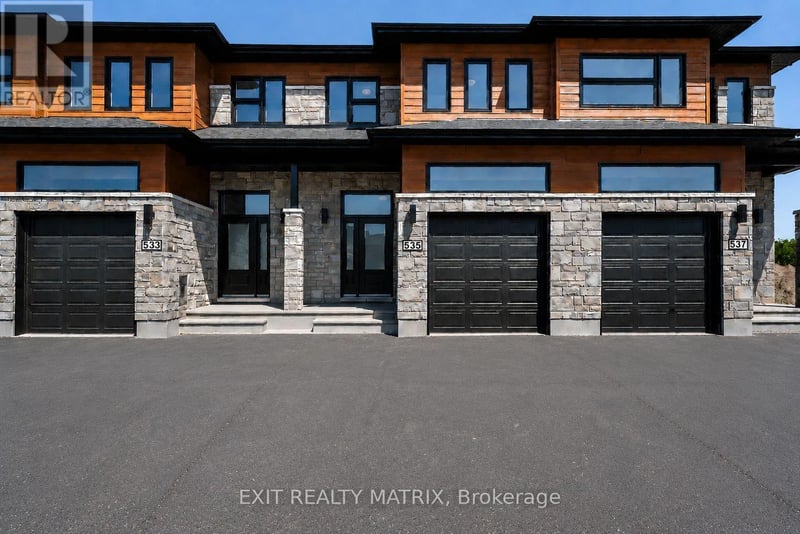 535 Regina Street, Russell, Ontario, K0A1W0, Russell, Ontario — photo 1 of 5
