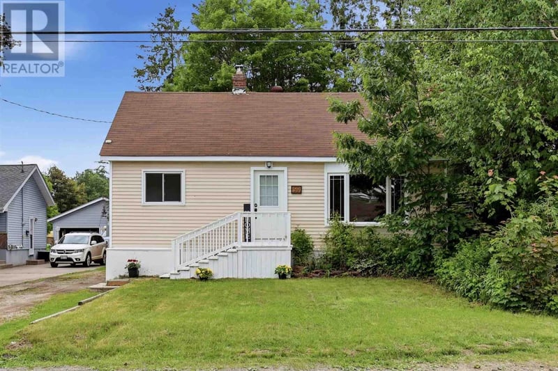 59 Adeline AVE, Sault Ste. Marie, Ontario, P6B5M6, Sault Ste. Marie, Ontario — photo 1 of 5