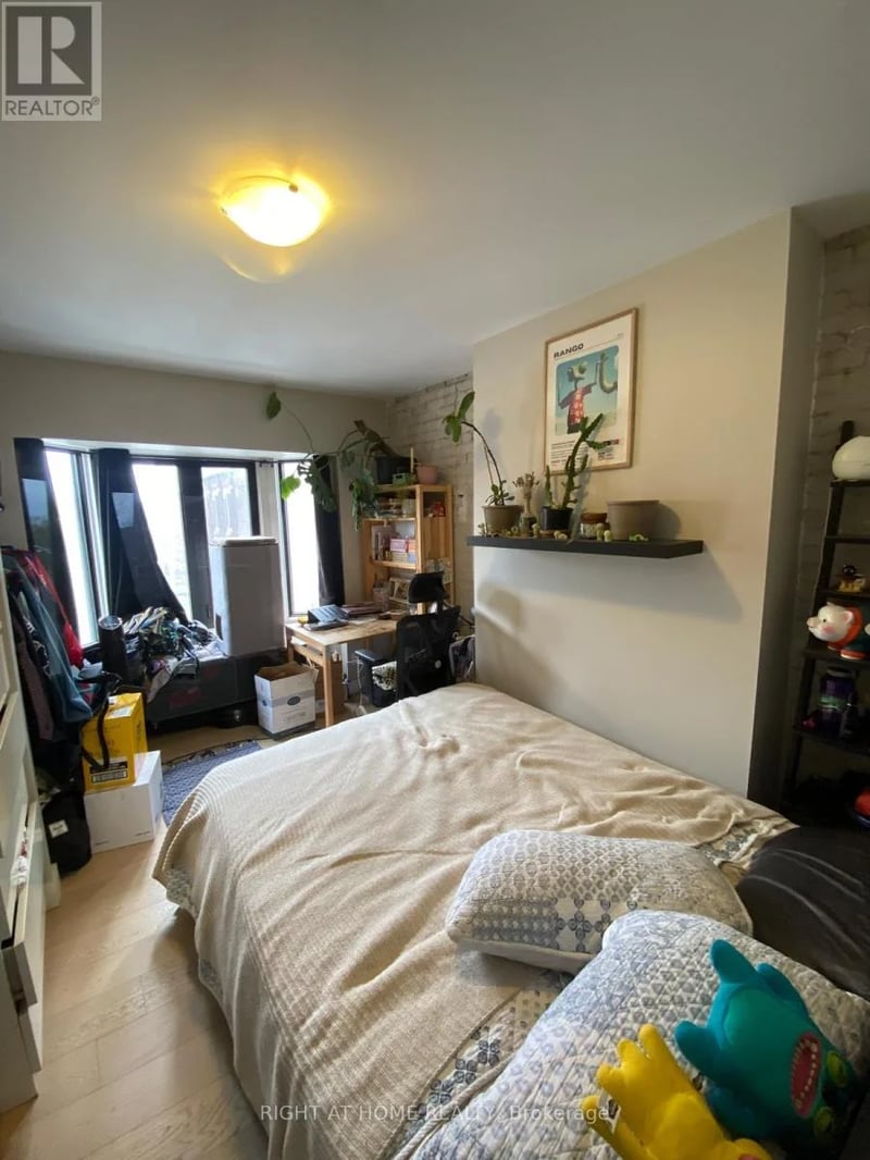 #3A 1022 Bloor Street West, Toronto (Dovercourt-Wallace Emerson-Junction), Ontario, M6H1M2, Toronto (Dovercourt-Wallace Emerson-Junction), Ontario — photo 1 of 5