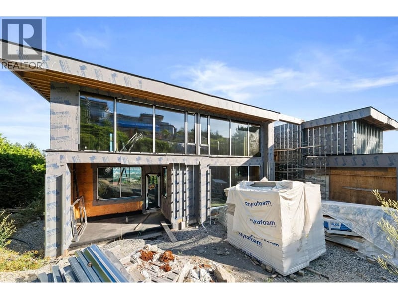 1424 SANDHURST Place, West Vancouver, British Columbia, V7S2P3, West Vancouver, British Columbia — photo 1 of 5