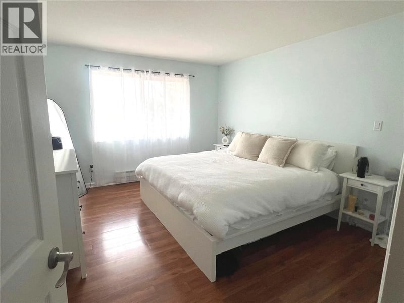 #310 400 Sutton Crescent, Kelowna, British Columbia, V1V1Y3, Kelowna, British Columbia — photo 1 of 5