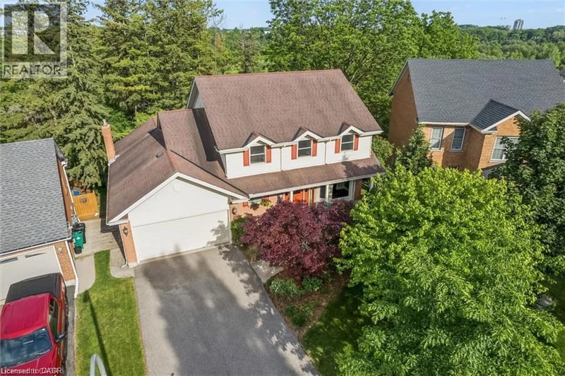 21 TINATAWA Court, Kitchener, Ontario, N2A3K4, Kitchener, Ontario — photo 1 of 5