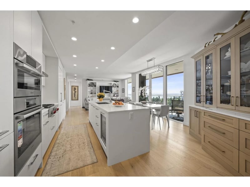 #907 1439 GEORGE Street, White Rock, British Columbia, V4B0B9, White Rock, British Columbia — photo 1 of 5