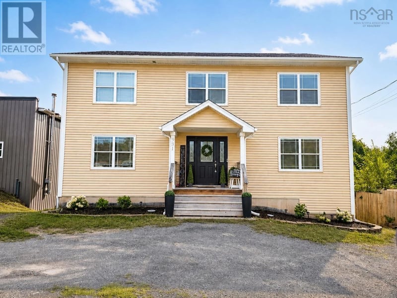 931 King Street, Windsor, Nova Scotia, B0N2T0, Windsor, Nova Scotia — photo 1 of 5