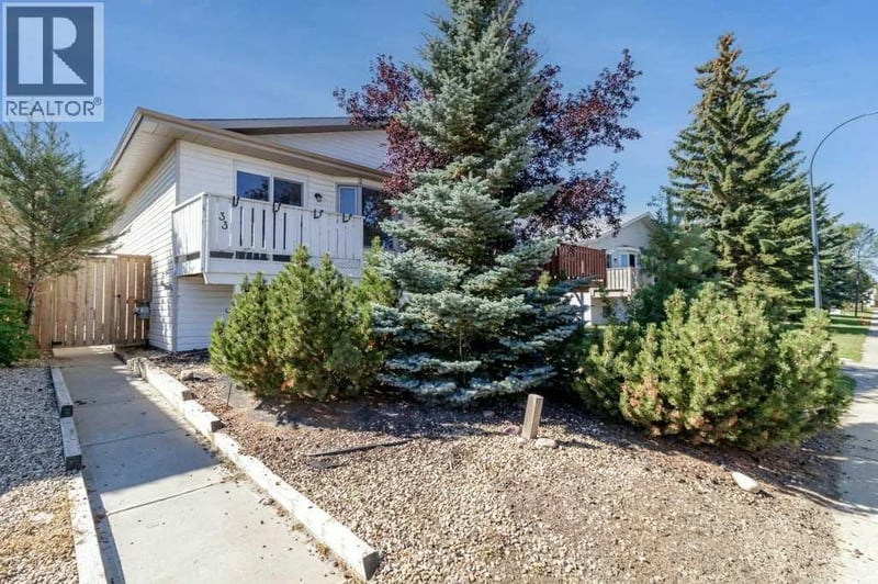 33 Eggleton Street, Red Deer, Alberta, T4N2L2, Red Deer, Alberta — photo 1 of 5