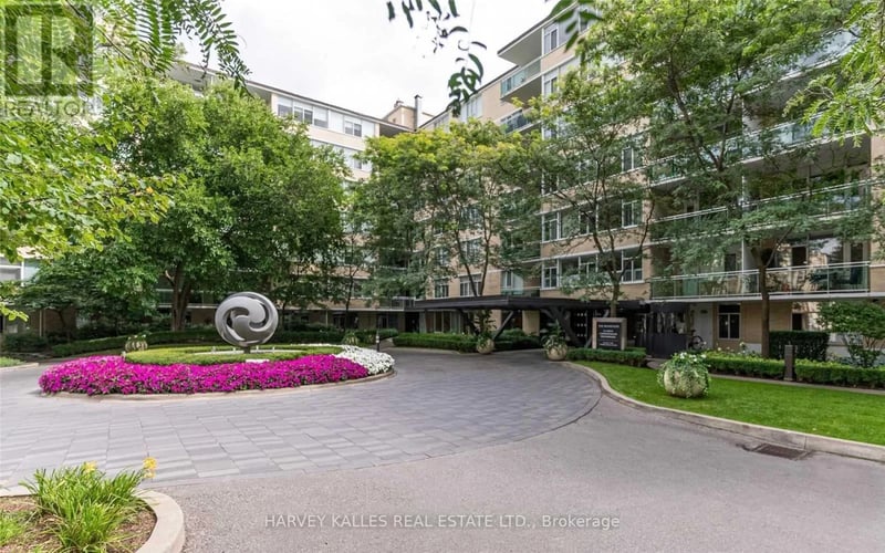 #320 1 Benvenuto Place, Toronto (Casa Loma), Ontario, M4V2L1, Toronto (Casa Loma), Ontario — photo 1 of 5