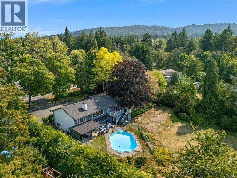 9168 West Saanich Road, North Saanich, British Columbia, V8L5T4, North Saanich, British Columbia — photo 1 of 5