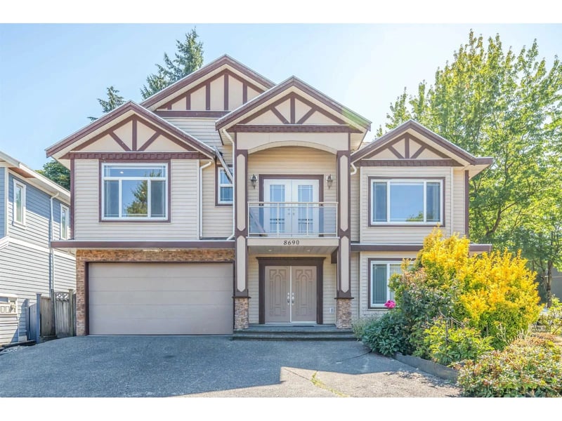 8690 E TULSY Crescent, Surrey, British Columbia, V3W7A4, Surrey, British Columbia — photo 1 of 5