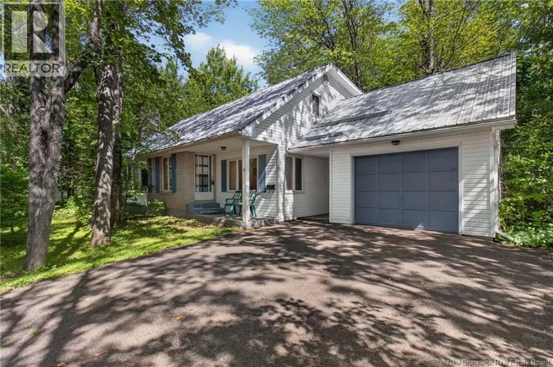 27 Snowdon Court, Moncton, New Brunswick, E1G1P1, Moncton, New Brunswick — photo 1 of 5