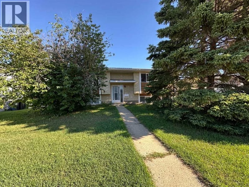 6008 57 Avenue, Ponoka, Alberta, T4J1L2, Ponoka, Alberta — photo 1 of 5