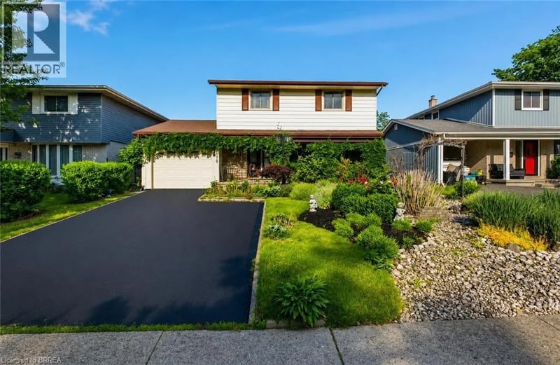 106 MEMORIAL Drive, Brantford, Ontario, N3R5S3, Brantford, Ontario — photo 1 of 5