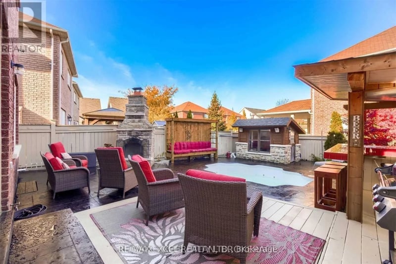 10 Pondmede Crescent, Whitchurch-Stouffville (Stouffville), Ontario, L4A0E2, Whitchurch-Stouffville (Stouffville), Ontario — photo 1 of 5