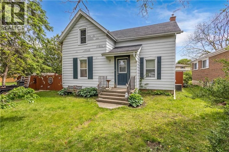 35 JAMES Avenue, Brantford, Ontario, N3S6Y2, Brantford, Ontario — photo 1 of 5