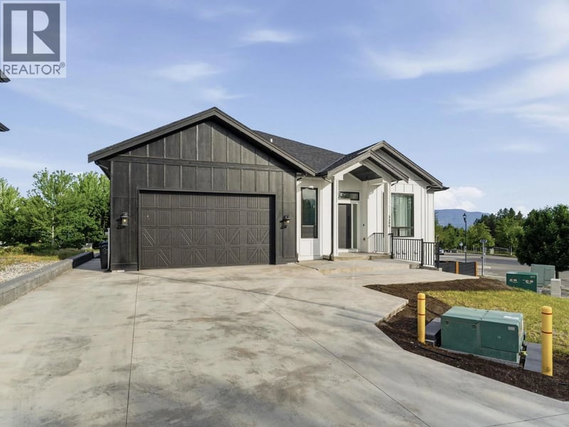 5300 Hedeman Court, Kelowna, British Columbia, V1W5A3, Kelowna, British Columbia — photo 1 of 5