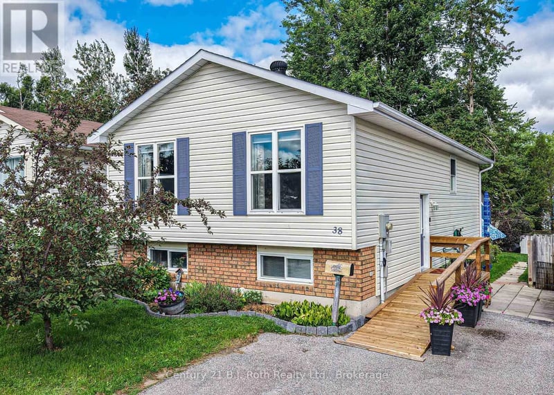 38 Louise Lane, Orillia, Ontario, L3V7W1, Orillia, Ontario — photo 1 of 5