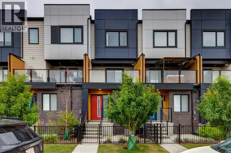 8524 21 Avenue Southeast, Calgary, Alberta, T2B1H5, Calgary, Alberta — photo 1 of 5