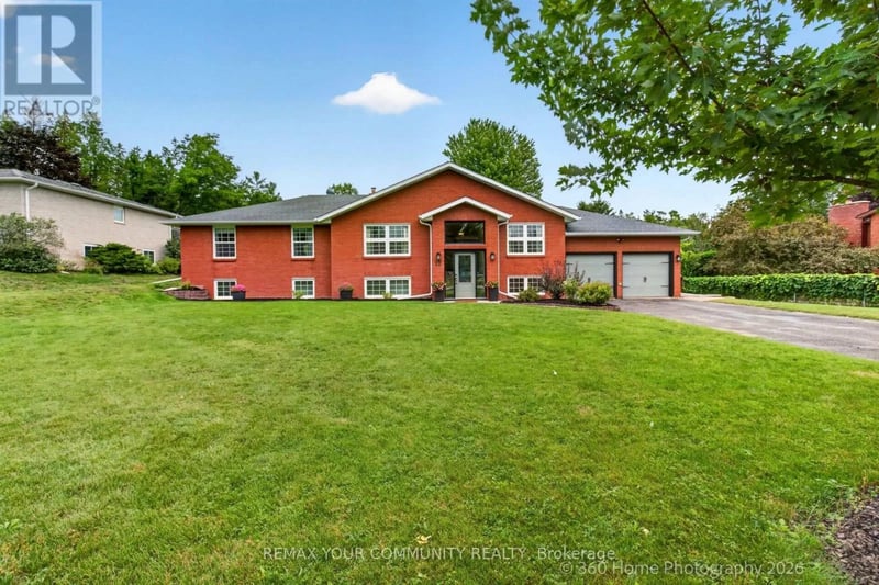 12 Cairns Boulevard, Springwater (Midhurst), Ontario, L0L1X0, Springwater (Midhurst), Ontario — photo 1 of 5