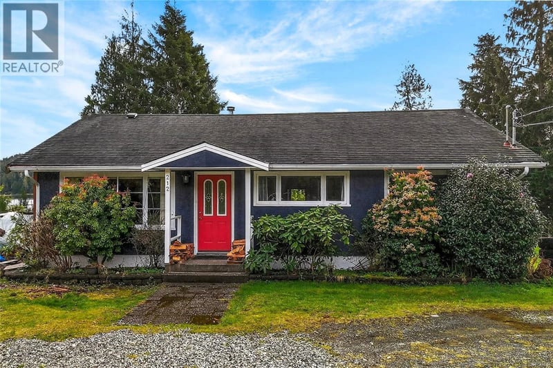 212 Albion Crescent, Ucluelet, British Columbia, V0R3A0, Ucluelet, British Columbia — photo 1 of 5
