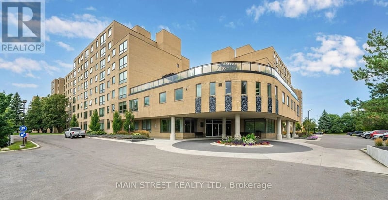 #314 326 Major Mackenzie Drive East, Richmond Hill (Crosby), Ontario, L4C8T4, Richmond Hill (Crosby), Ontario — photo 1 of 5