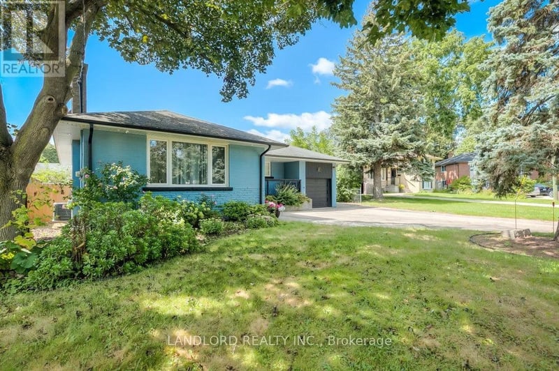 #Lower 257 Wales Crescent, Oakville (BR Bronte), Ontario, L6L3X8, Oakville (BR Bronte), Ontario — photo 1 of 5
