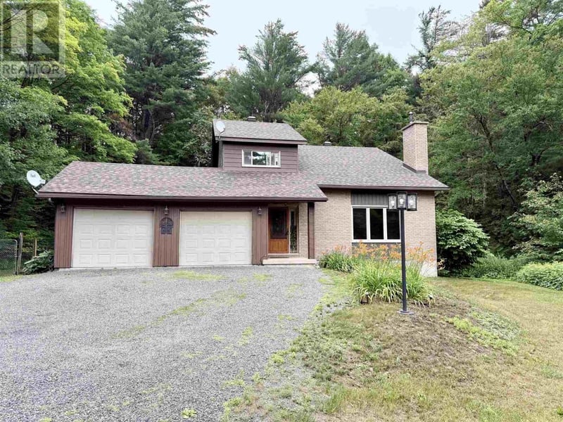 1130 Allen's Side RD, Sault Ste. Marie, Ontario, P6A5K8, Sault Ste. Marie, Ontario — photo 1 of 5