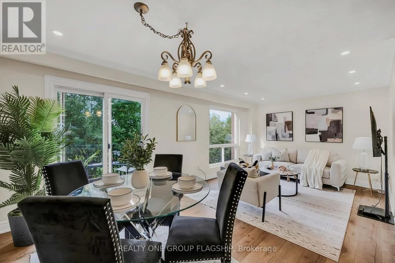 12 Azalea Court, Toronto (Humbermede), Ontario, M9M1V1, Toronto (Humbermede), Ontario — photo 1 of 5