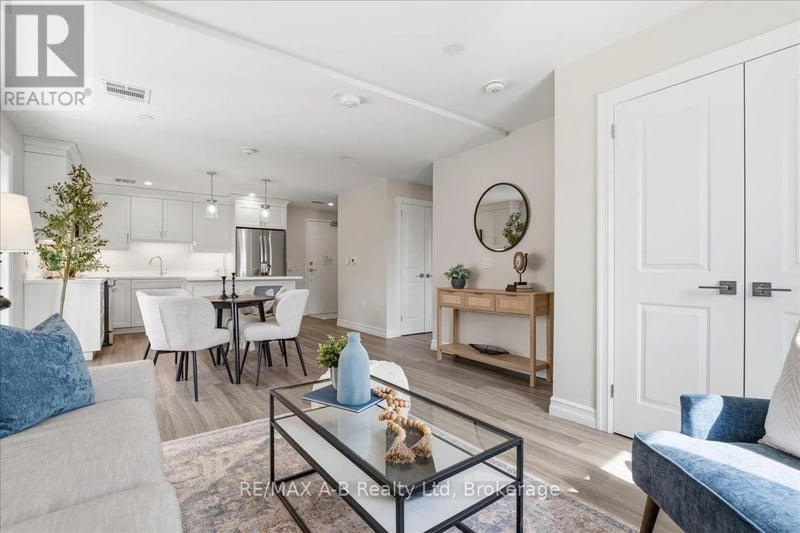 #204 100 Gordon Street, Stratford, Ontario, N5A7T8, Stratford, Ontario — photo 1 of 5