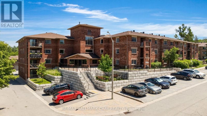 #103 1 Quail Crescent, Barrie (Ardagh), Ontario, L4N6W9, Barrie (Ardagh), Ontario — photo 1 of 5