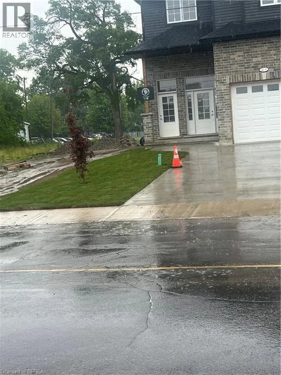 140 MARY Street, Brantford, Ontario, N3S3B9, Brantford, Ontario — photo 1 of 5