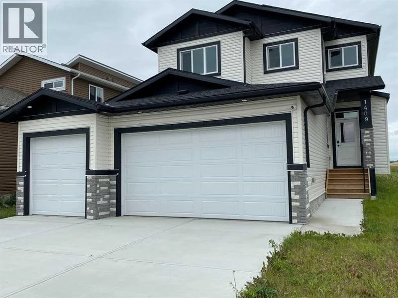 1409 ALDRICH Place Southwest, Carstairs, Alberta, T0M0N0, Carstairs, Alberta — photo 1 of 5