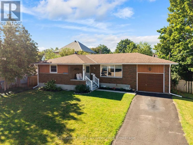 85 Picton Street West, Goderich (Goderich (Town)), Ontario, N7A2C4, Goderich (Goderich (Town)), Ontario — photo 1 of 5