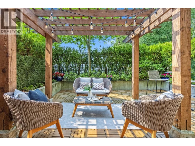 #210 1677 LLOYD Avenue, North Vancouver, British Columbia, V7P0B1, North Vancouver, British Columbia — photo 1 of 5