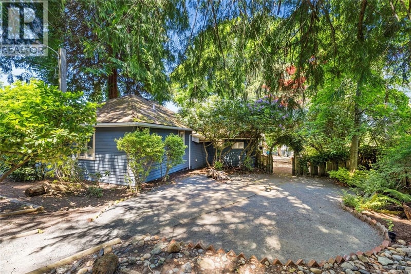 139 Hoylake Road West, Qualicum Beach, British Columbia, V9K1K3, Qualicum Beach, British Columbia — photo 1 of 5