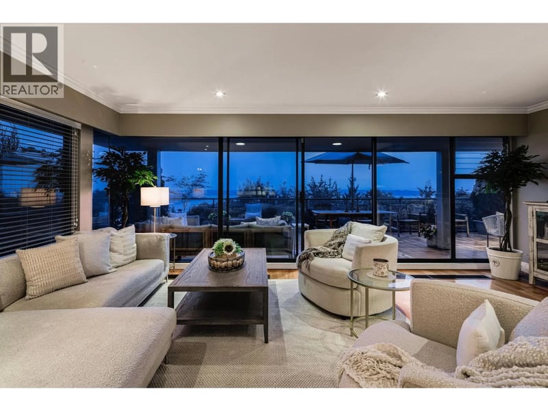#14 2246 FOLKESTONE Way, West Vancouver, British Columbia, V7S2X7, West Vancouver, British Columbia — photo 1 of 5