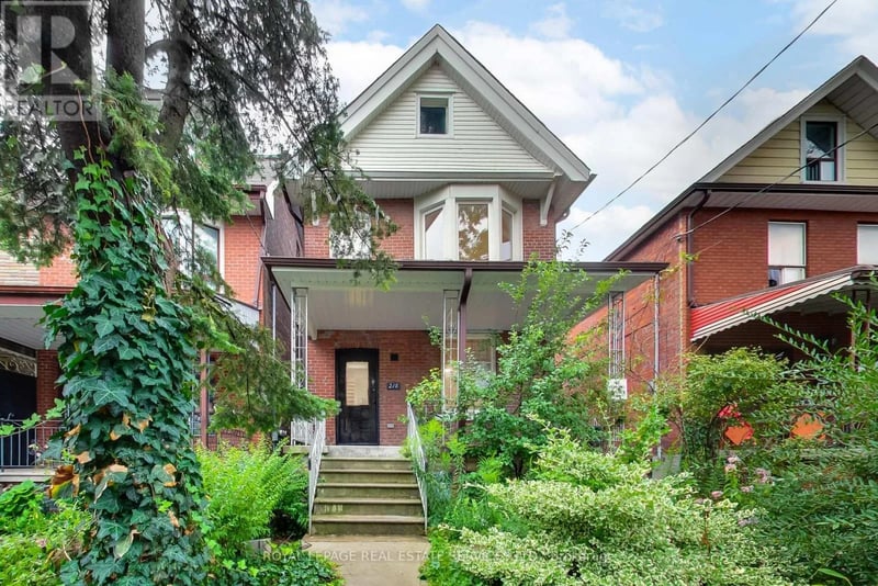 218 Montrose Avenue, Toronto (Palmerston-Little Italy), Ontario, M6G3G7, Toronto (Palmerston-Little Italy), Ontario — photo 1 of 5
