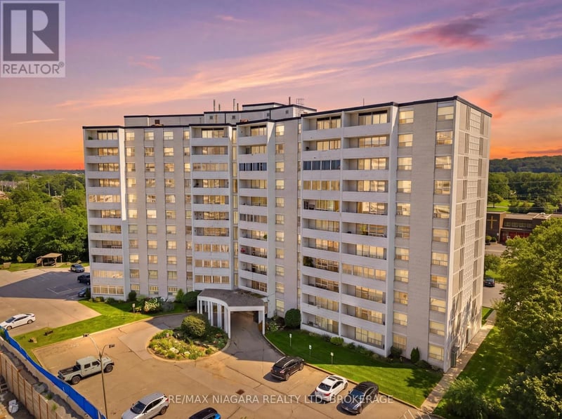 #102 35 Towering Heights Boulevard, St. Catharines (Glendale/Glenridge), Ontario, L2T3G8, St. Catharines (Glendale/Glenridge), Ontario — photo 1 of 5
