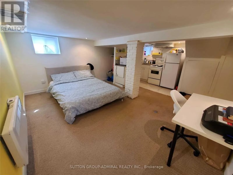 #Lower 31 Gilpin Avenue, Toronto (Keelesdale-Eglinton West), Ontario, M6M1G7, Toronto (Keelesdale-Eglinton West), Ontario — photo 1 of 5