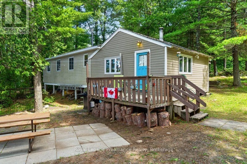 1138 Helen Lane, North Frontenac, Ontario, K0H2E0, North Frontenac, Ontario — photo 1 of 5