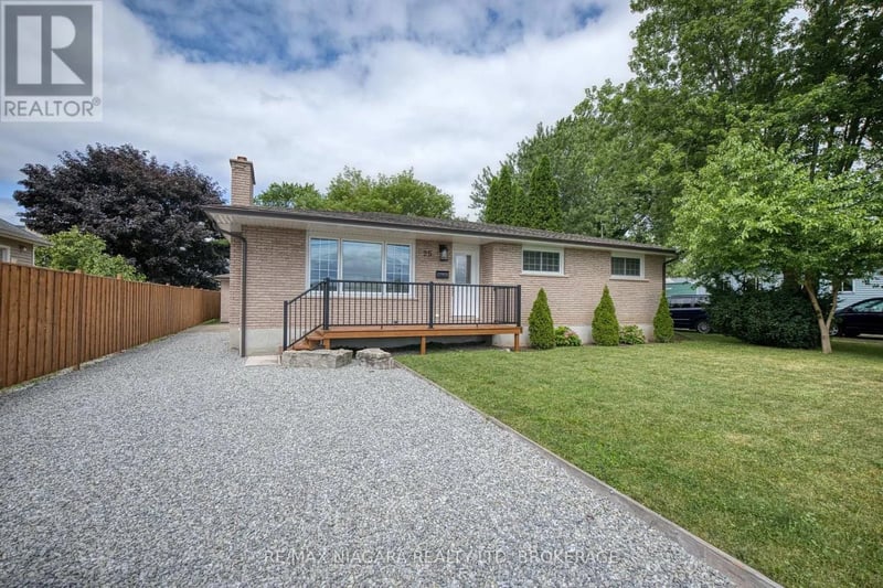 25 Rice Road, Welland (N. Welland), Ontario, L3C2V4, Welland (N. Welland), Ontario — photo 1 of 5
