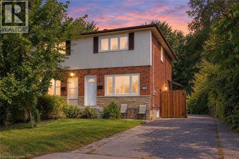 799 DRURY Lane, Burlington, Ontario, L7R2Y1, Burlington, Ontario — photo 1 of 5